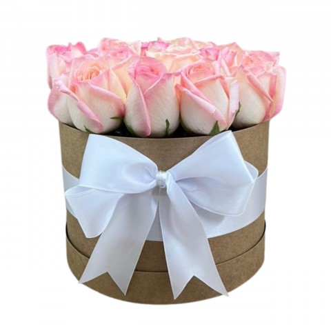 Arranjo na Caixa com 18 Rosas Cor de Rosa